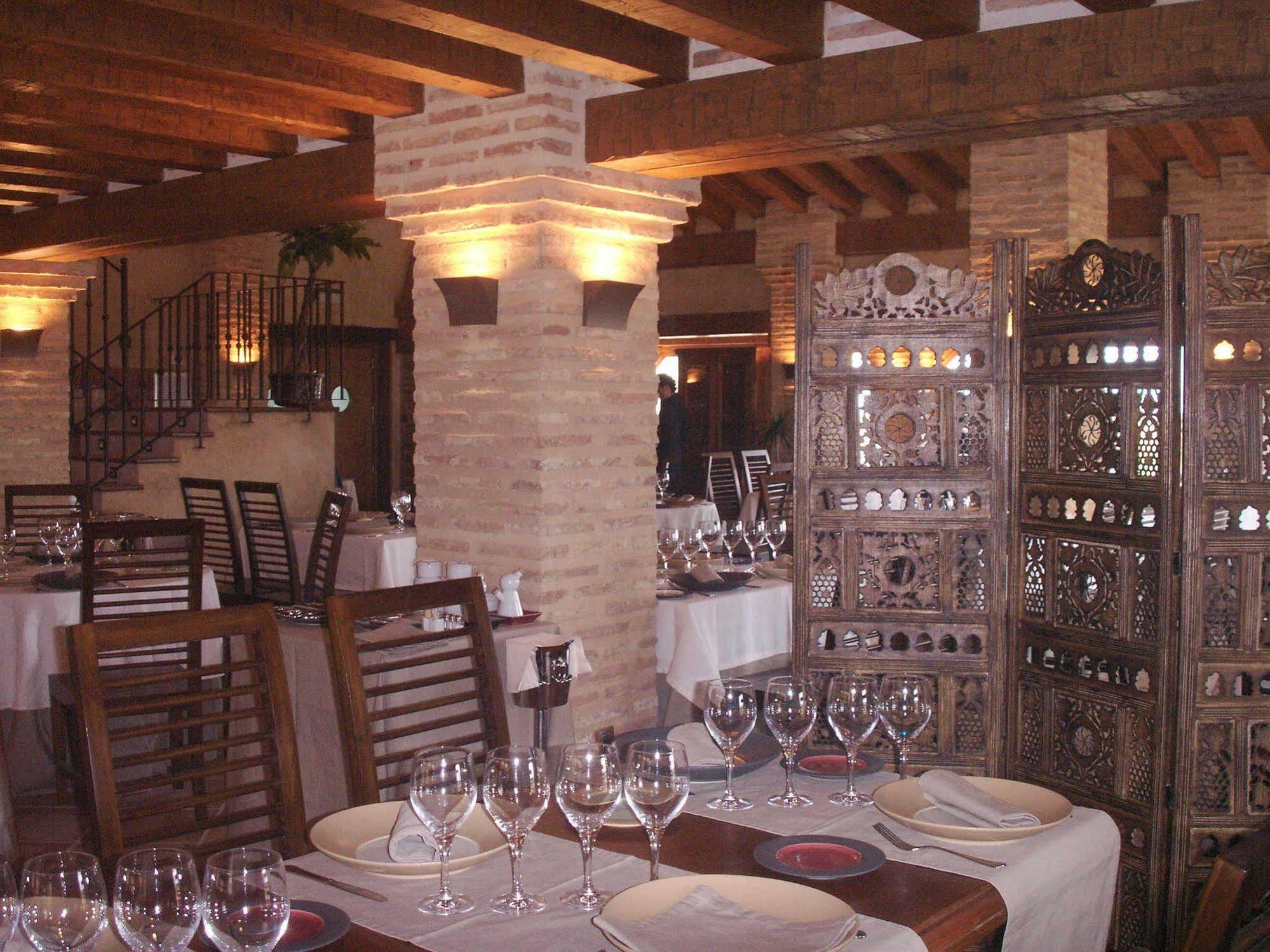 Ibersol La Casona De Andrea Hotel Tiedra Restaurant photo